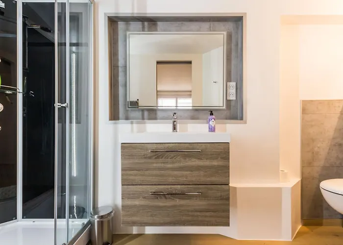 Maison De à St Nazaire, Près Du Front De Mer, Climatisée, 3 Avec Sdb Privatives, Wifi - Fr-1-306-1203 *